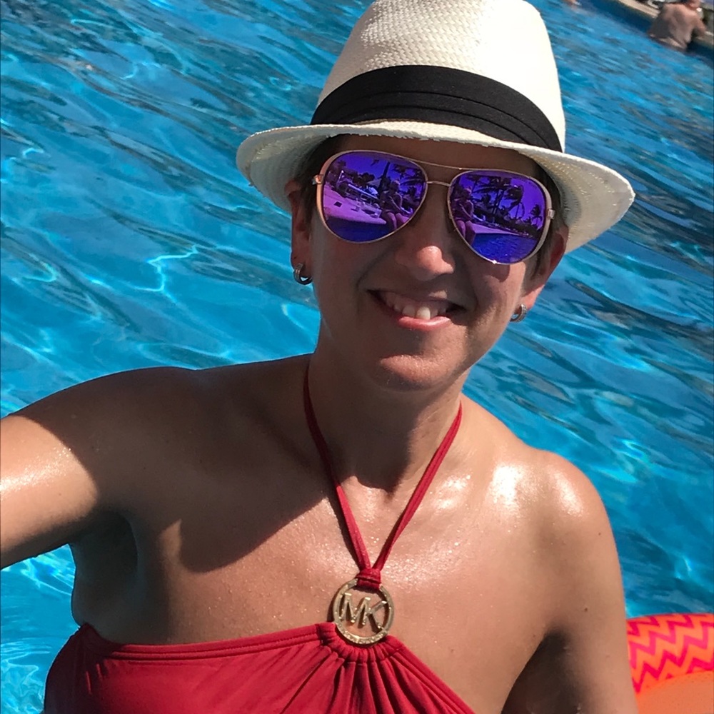 Meet your Posher, Nikki